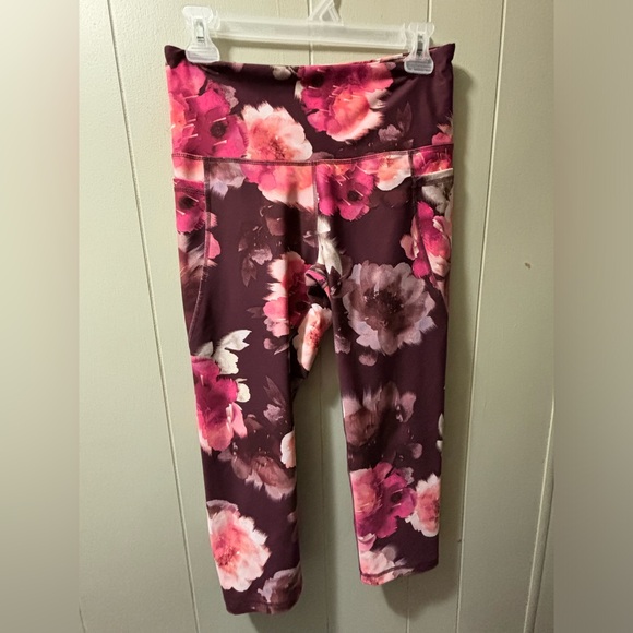 Old Navy Capris - Picture 1 of 2